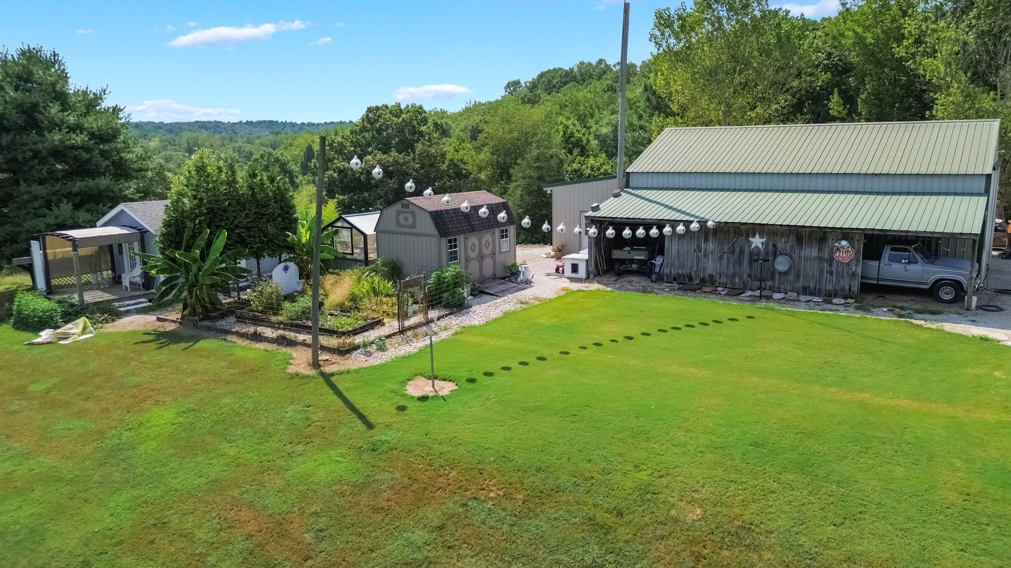 2402 Lobelville Highway Linden TN 37096