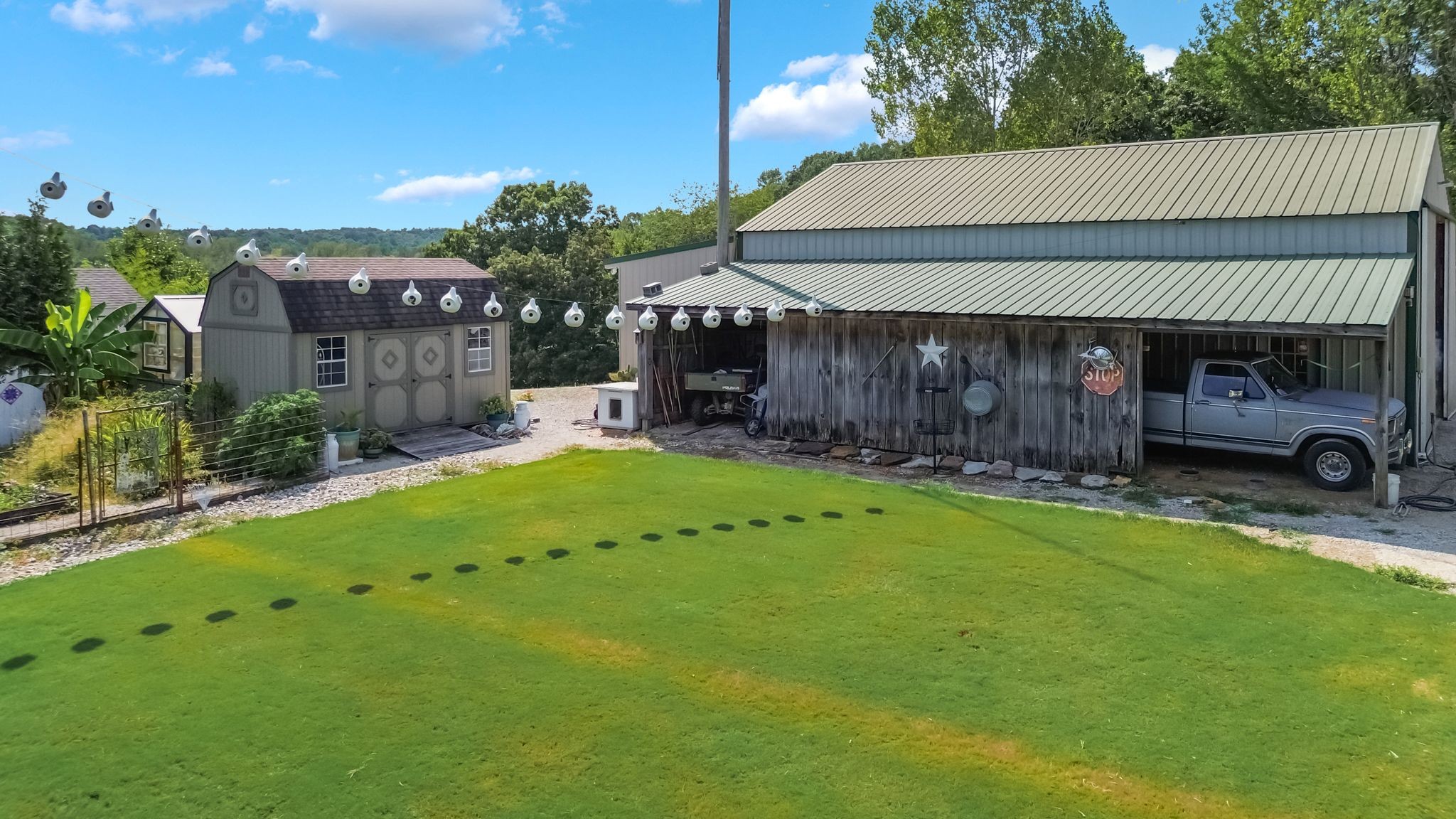 2402 Lobelville Highway Linden TN 37096