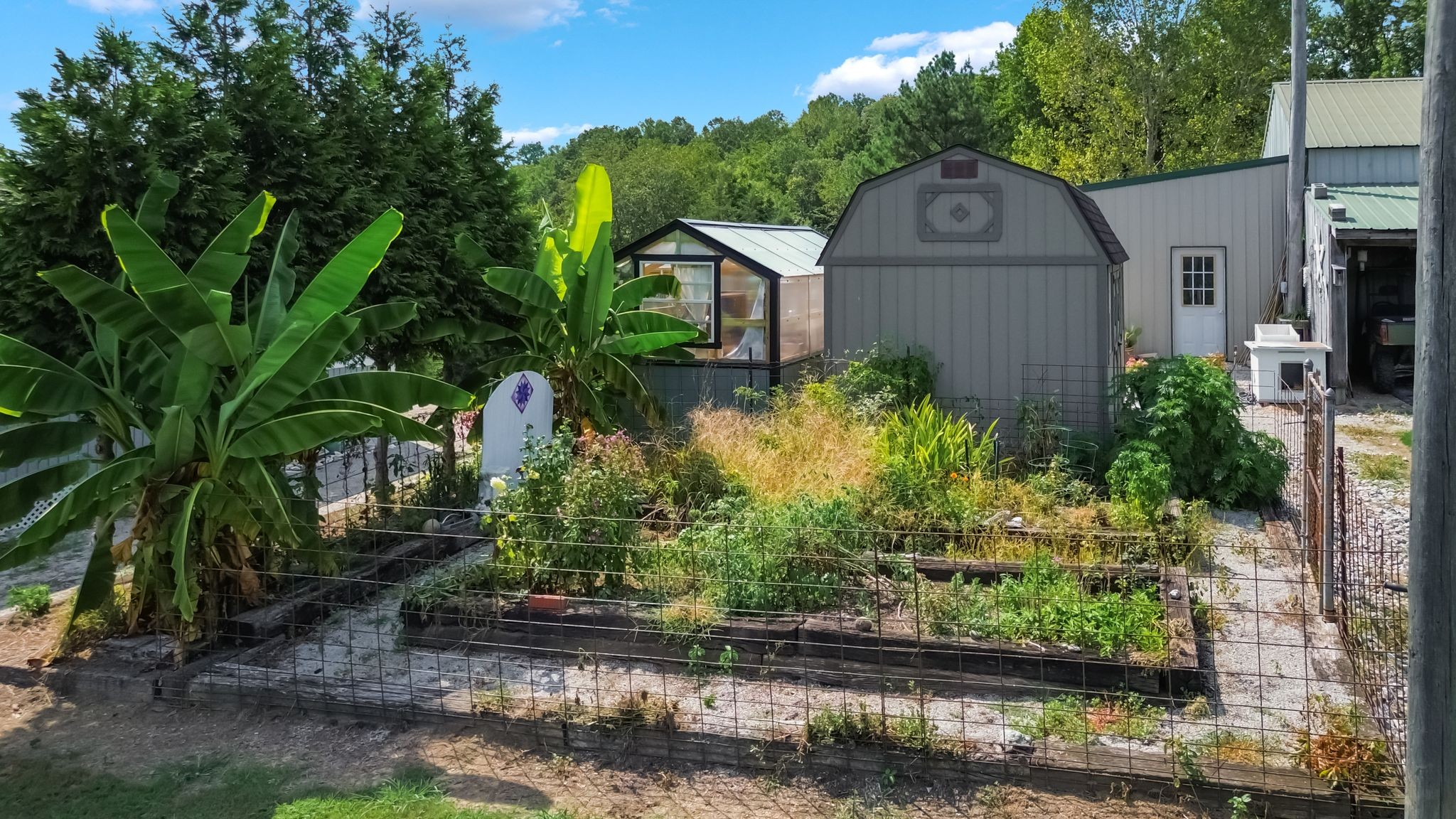 2402 Lobelville Highway Linden TN 37096