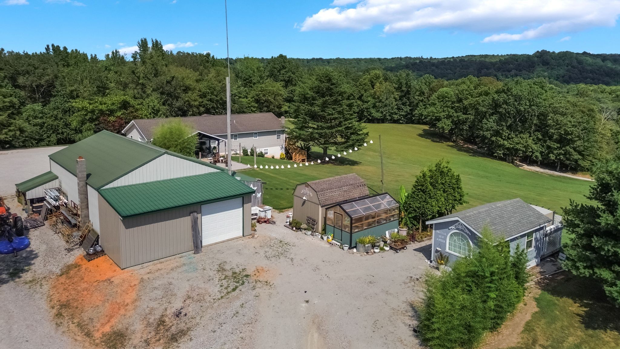 2402 Lobelville Highway Linden TN 37096