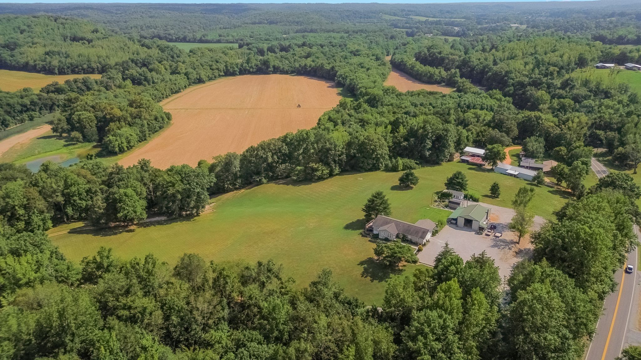 2402 Lobelville Highway Linden TN 37096