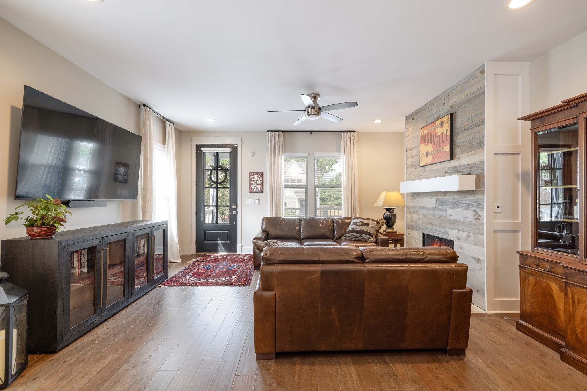 1924 14th Ave, N Nashville TN 37208