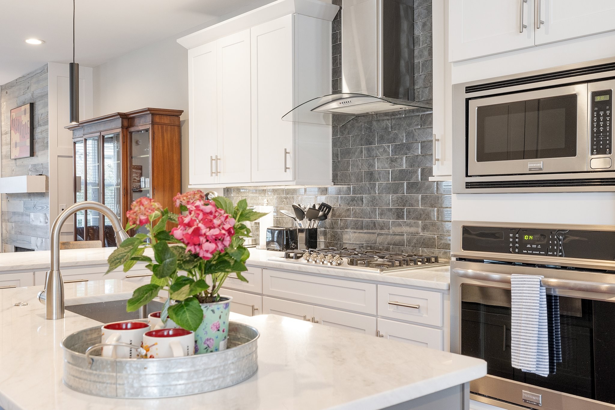 1924 14th Ave, N Nashville TN 37208