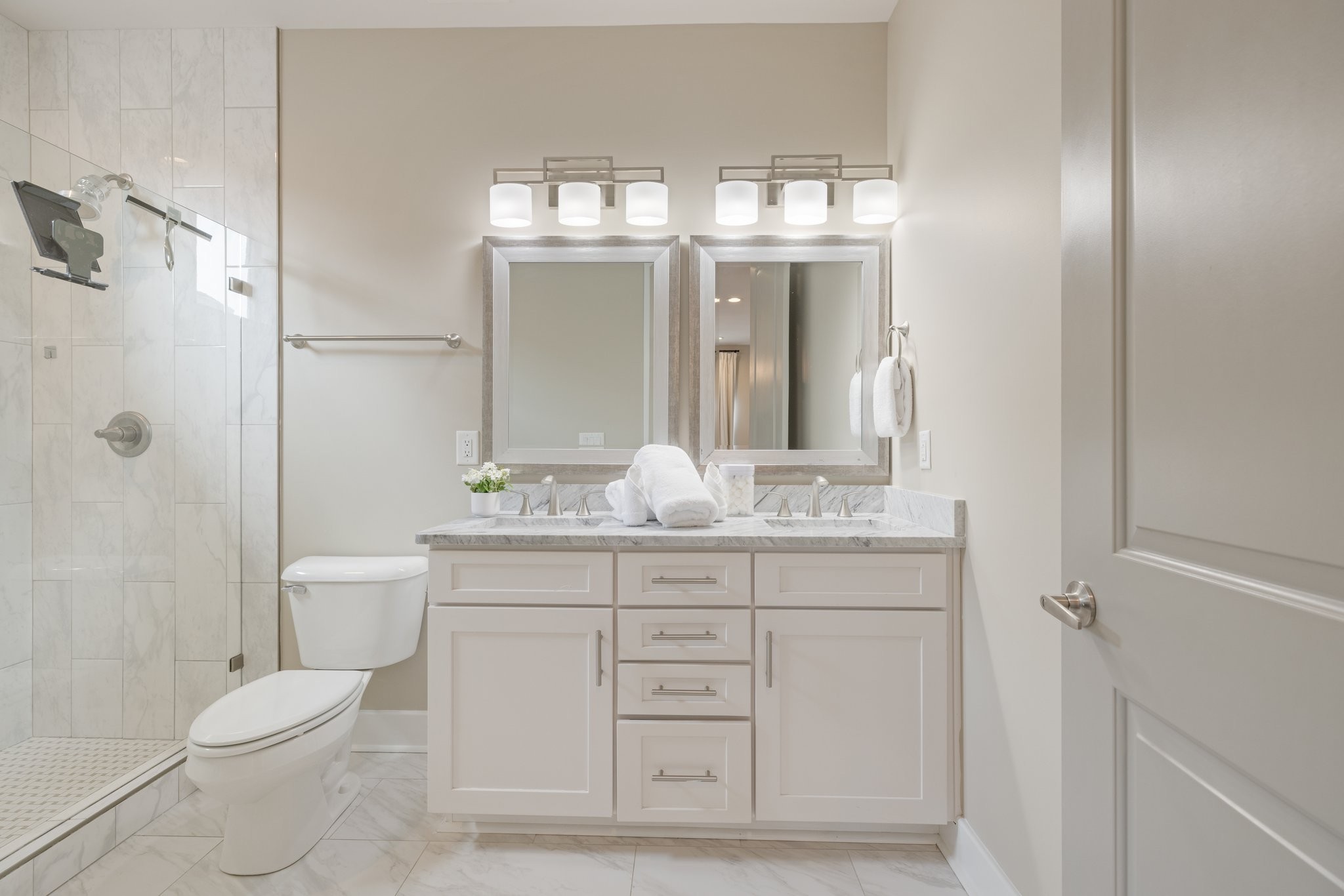 1924 14th Ave, N Nashville TN 37208