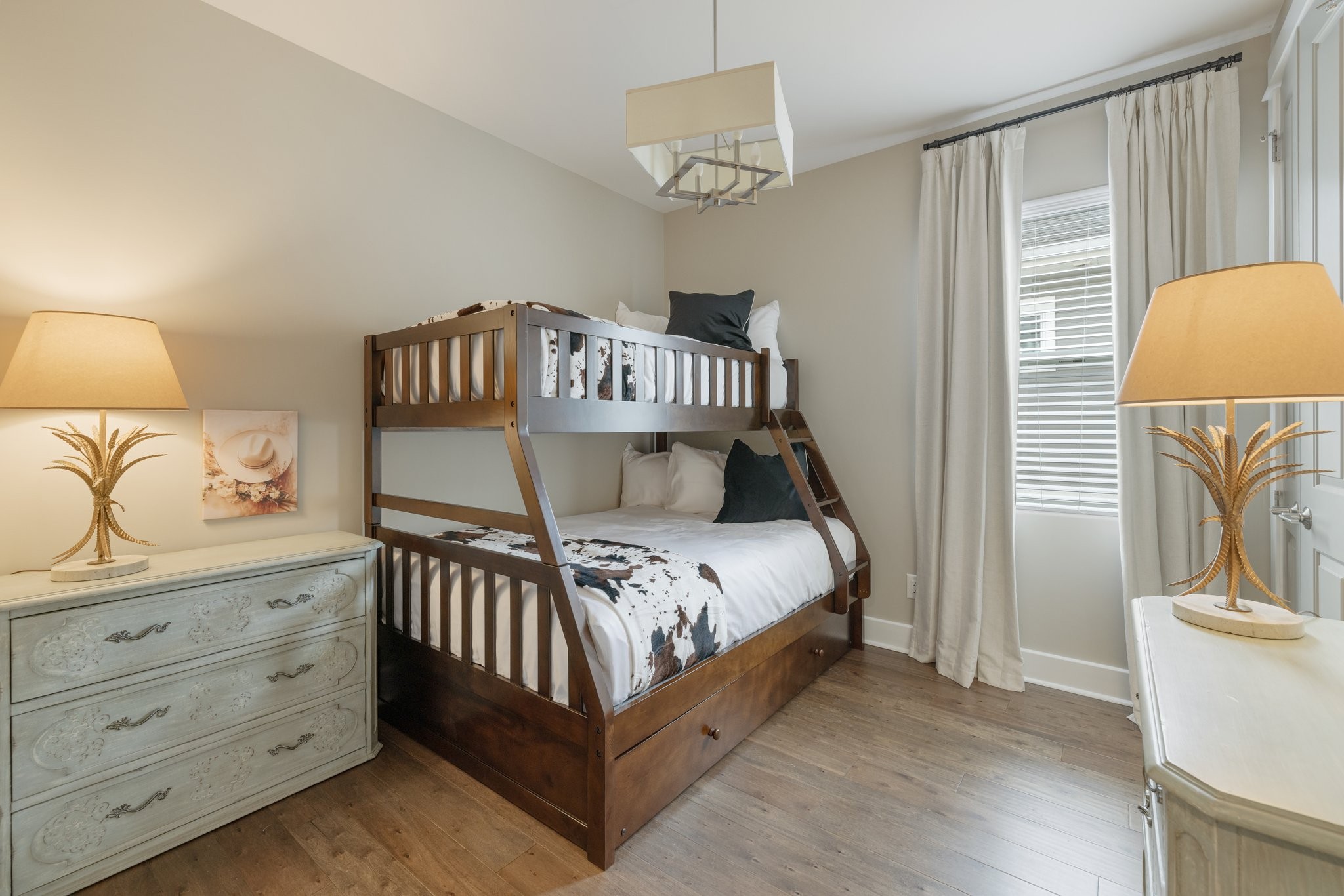 1924 14th Ave, N Nashville TN 37208