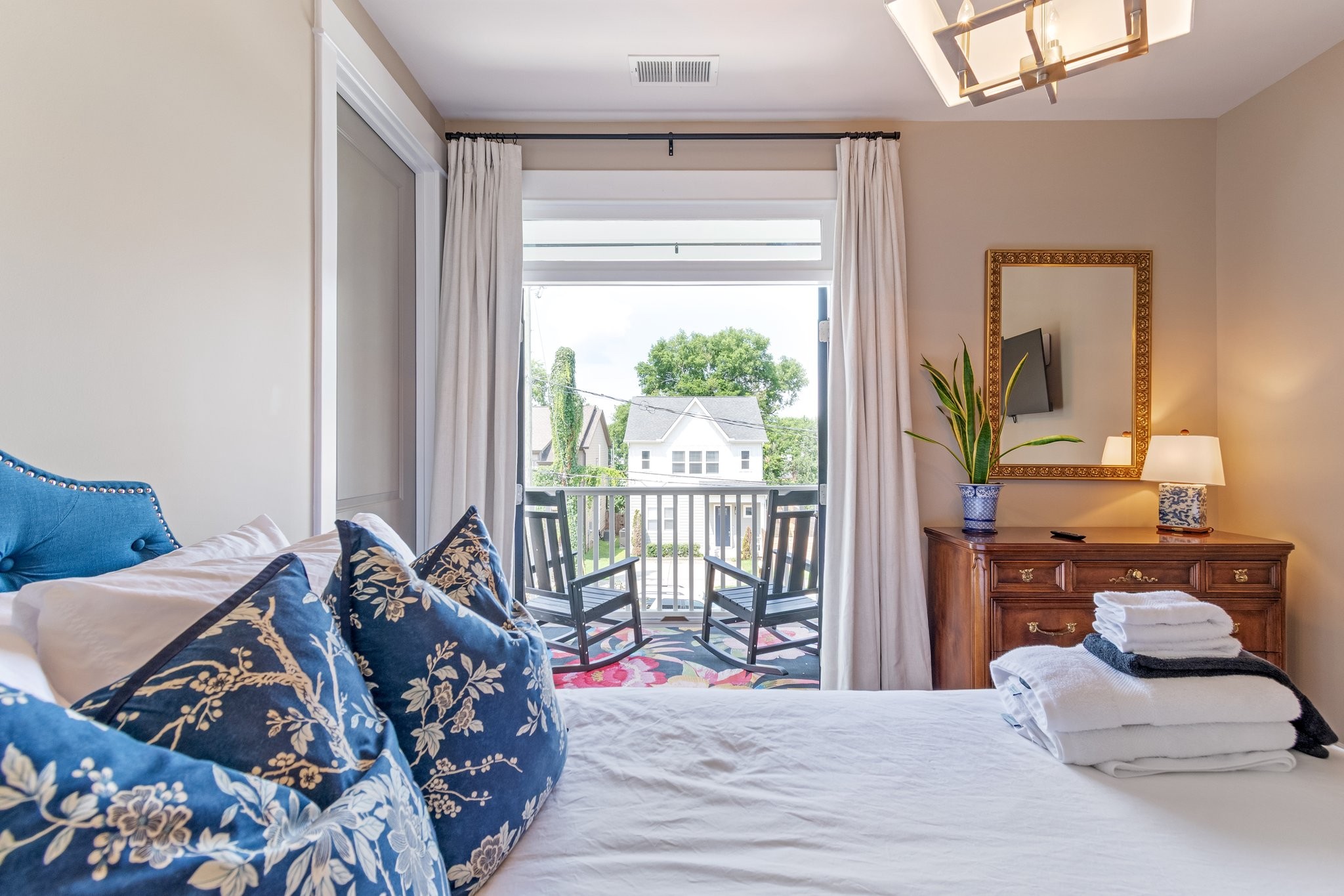 1924 14th Ave, N Nashville TN 37208