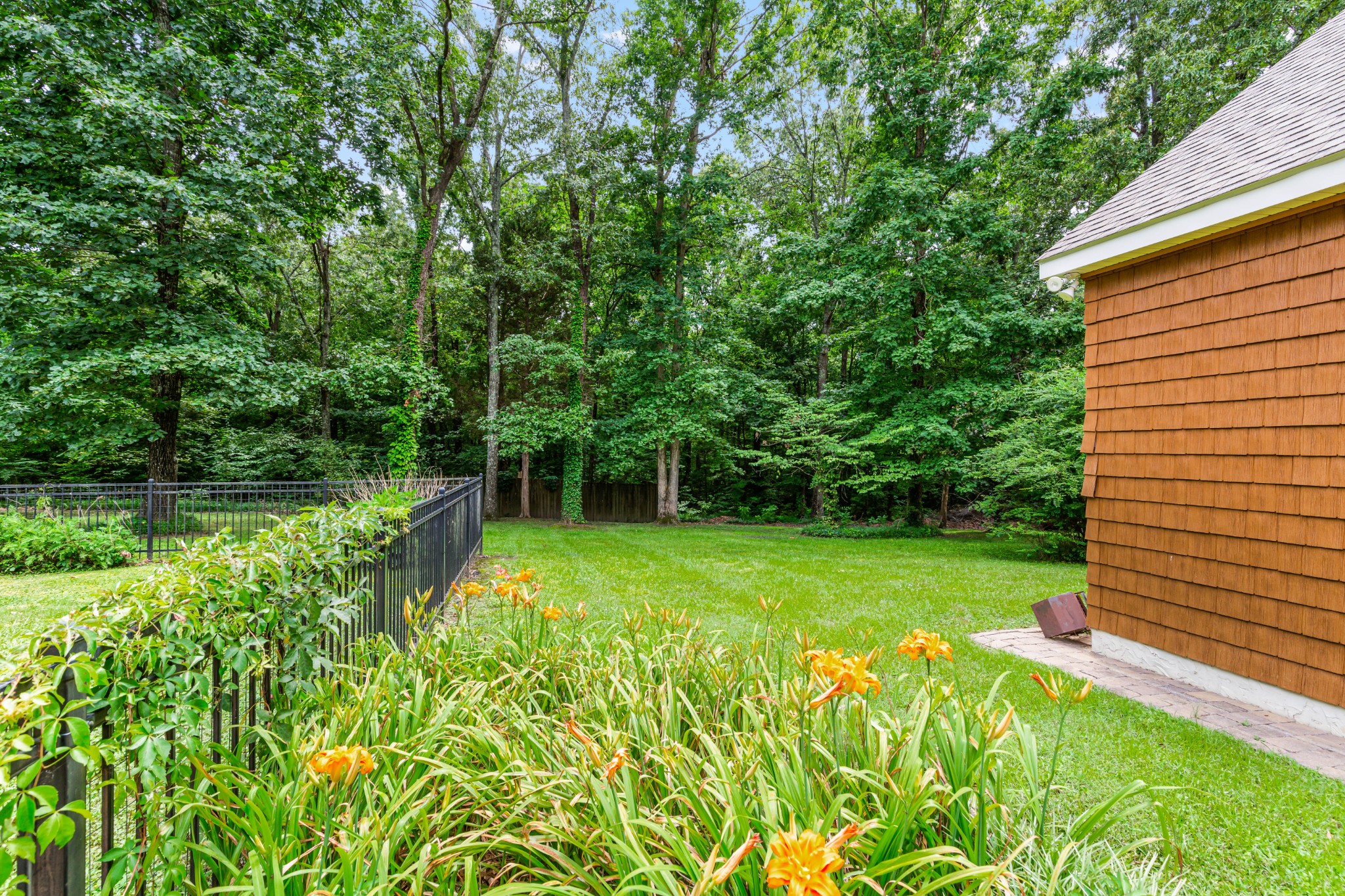 65 King Arthur Drive Paris TN 38242