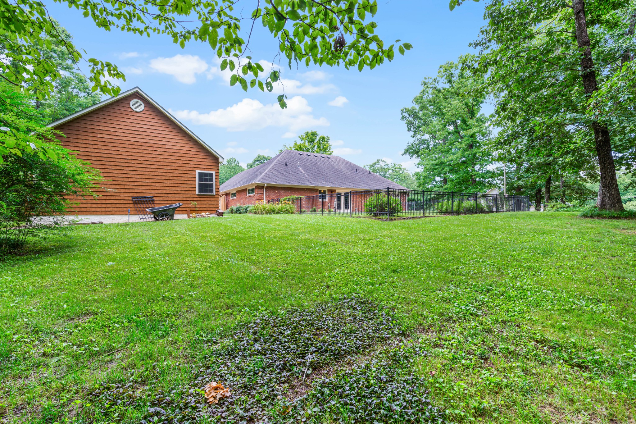 65 King Arthur Drive Paris TN 38242