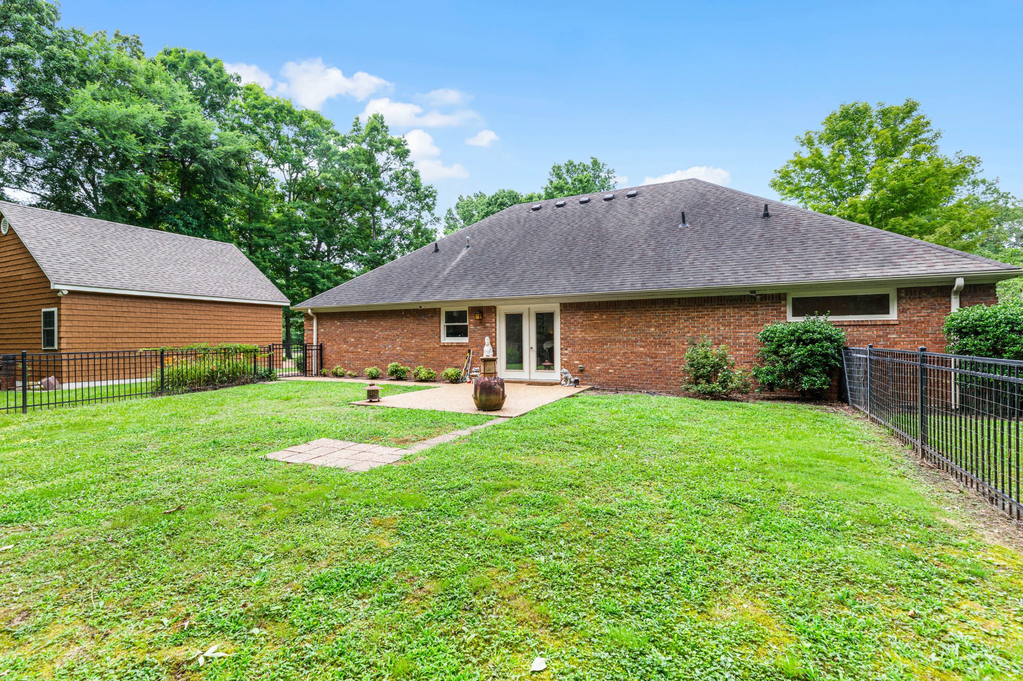 65 King Arthur Drive Paris TN 38242