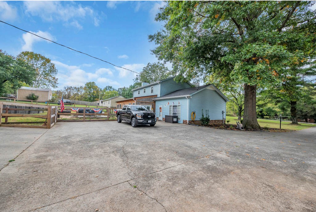 107 Ben Albert Road Cottontown TN 37048