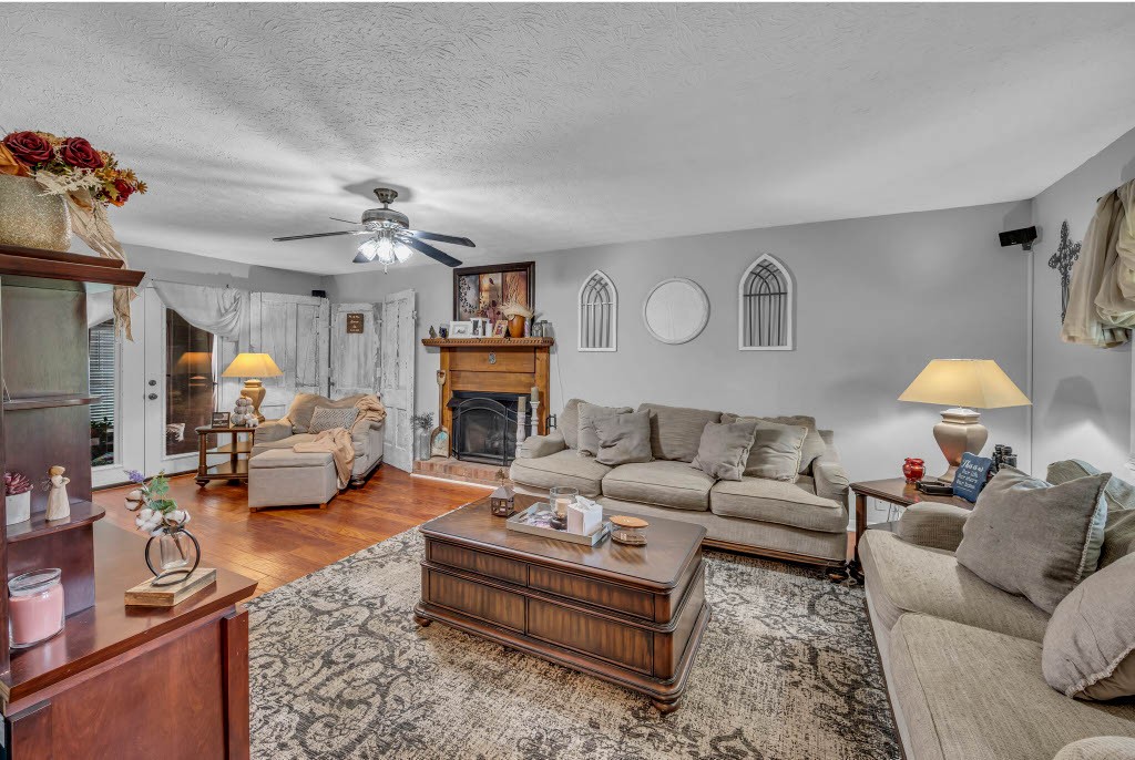 107 Ben Albert Road Cottontown TN 37048