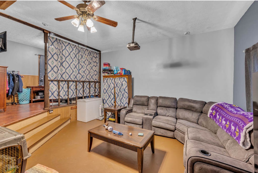 107 Ben Albert Road Cottontown TN 37048