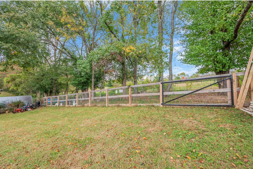 107 Ben Albert Road Cottontown TN 37048