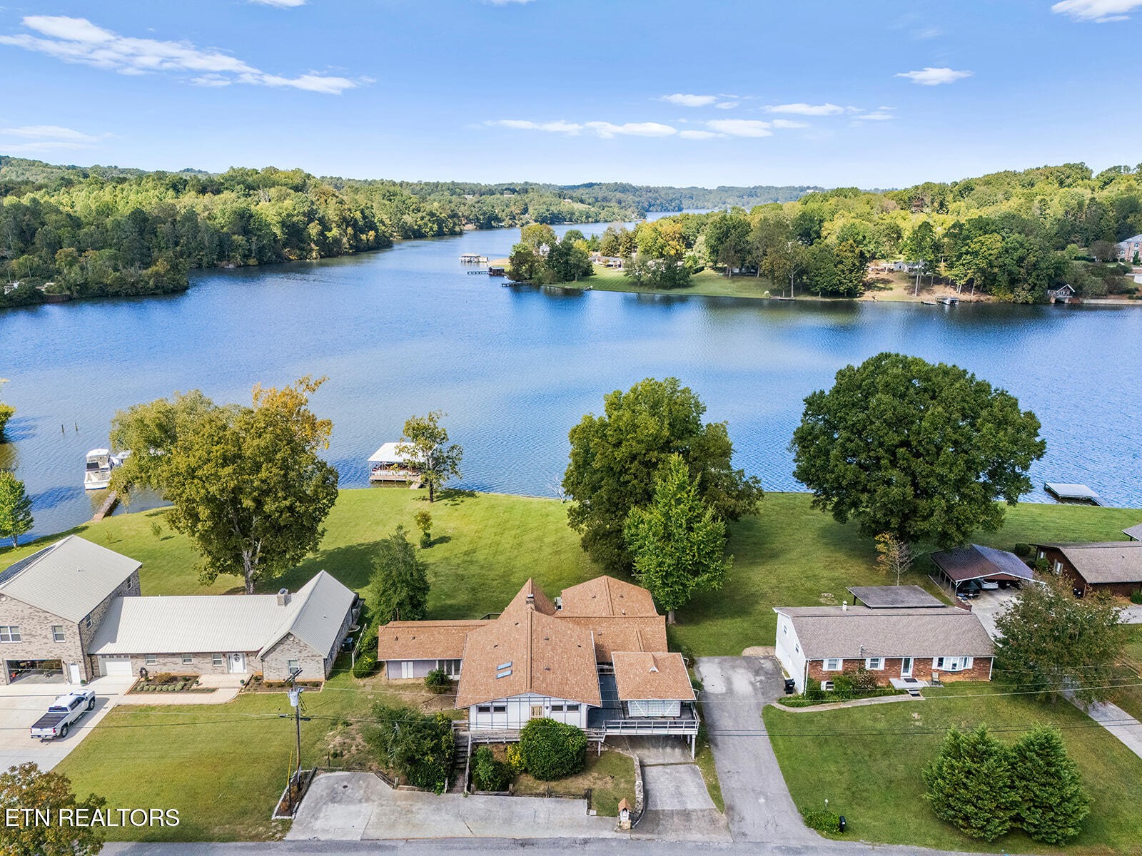 4827 Riversedge Road Louisville TN 37777