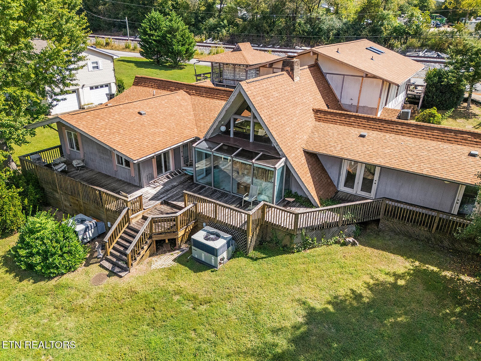 4827 Riversedge Road Louisville TN 37777