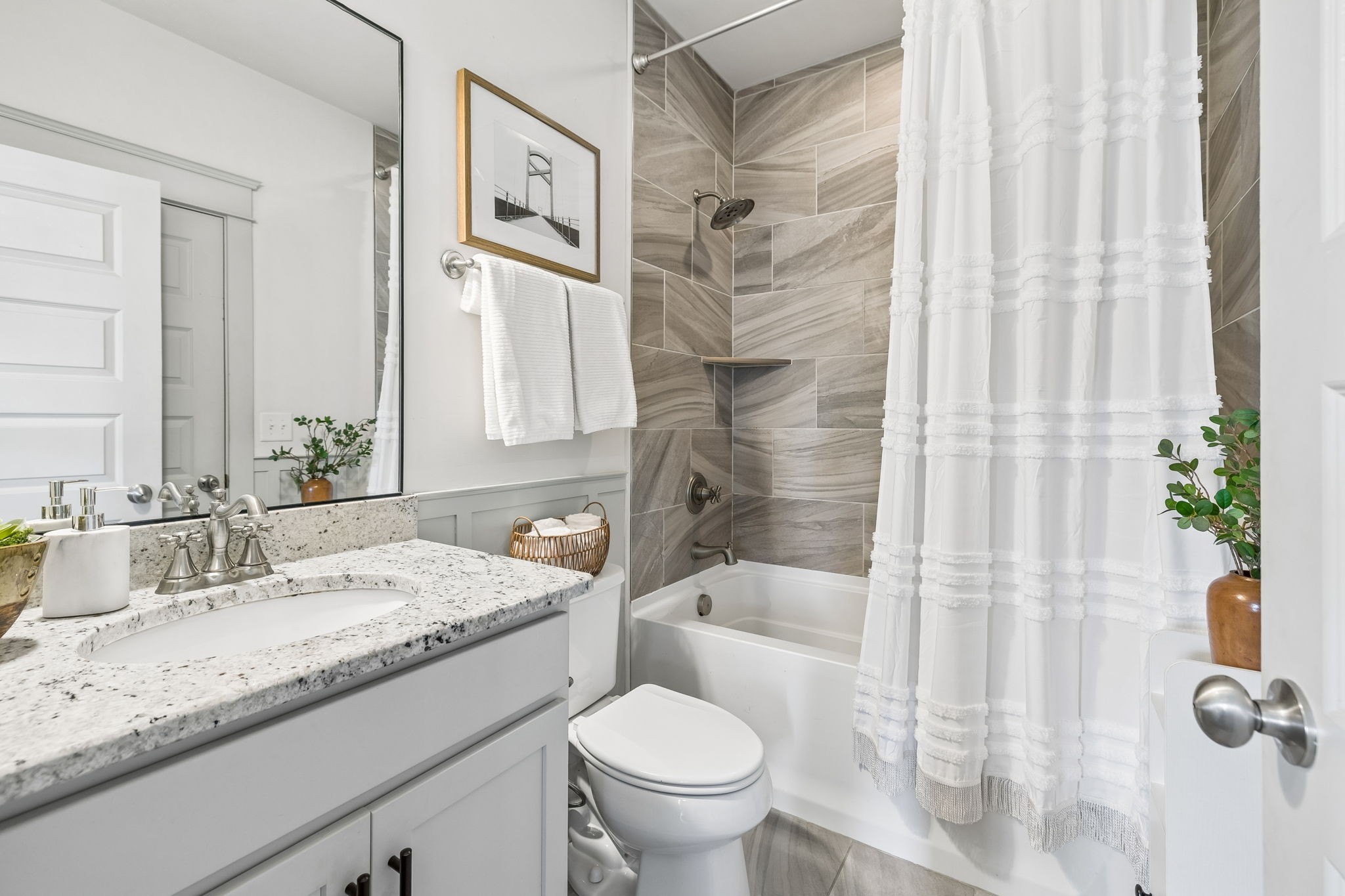 223 Treutland Avenue Nashville TN 37207