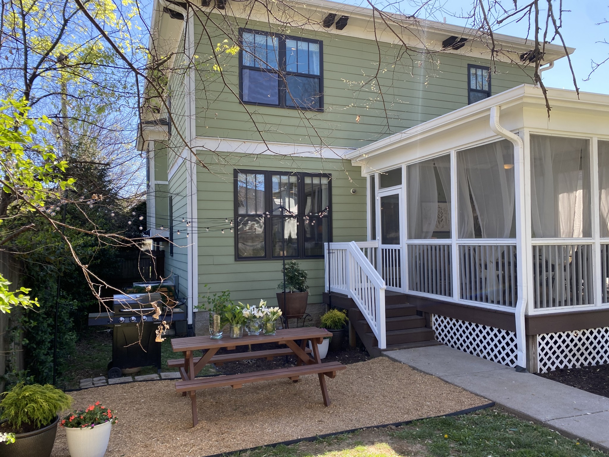 223 Treutland Avenue Nashville TN 37207