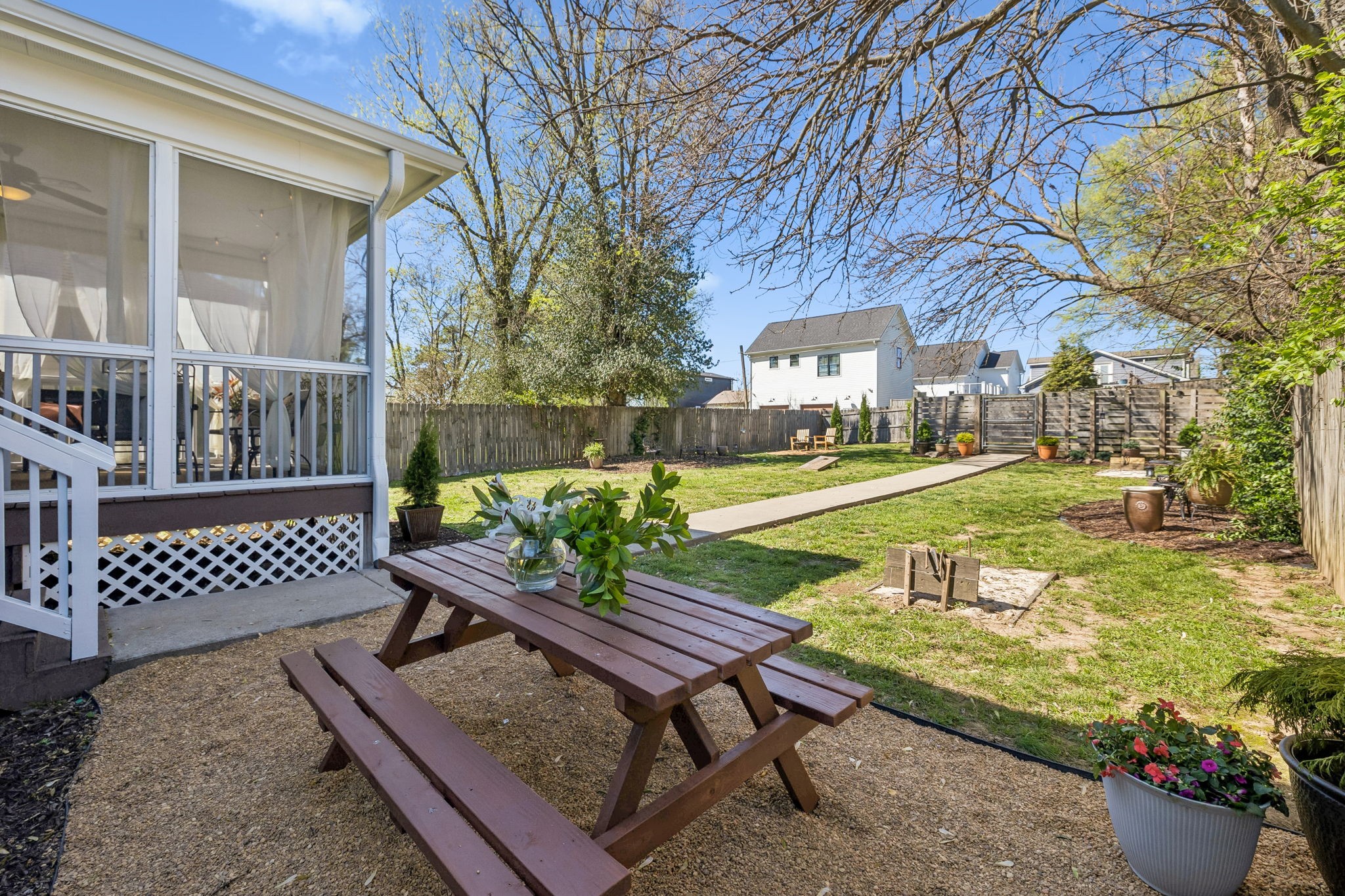 223 Treutland Avenue Nashville TN 37207