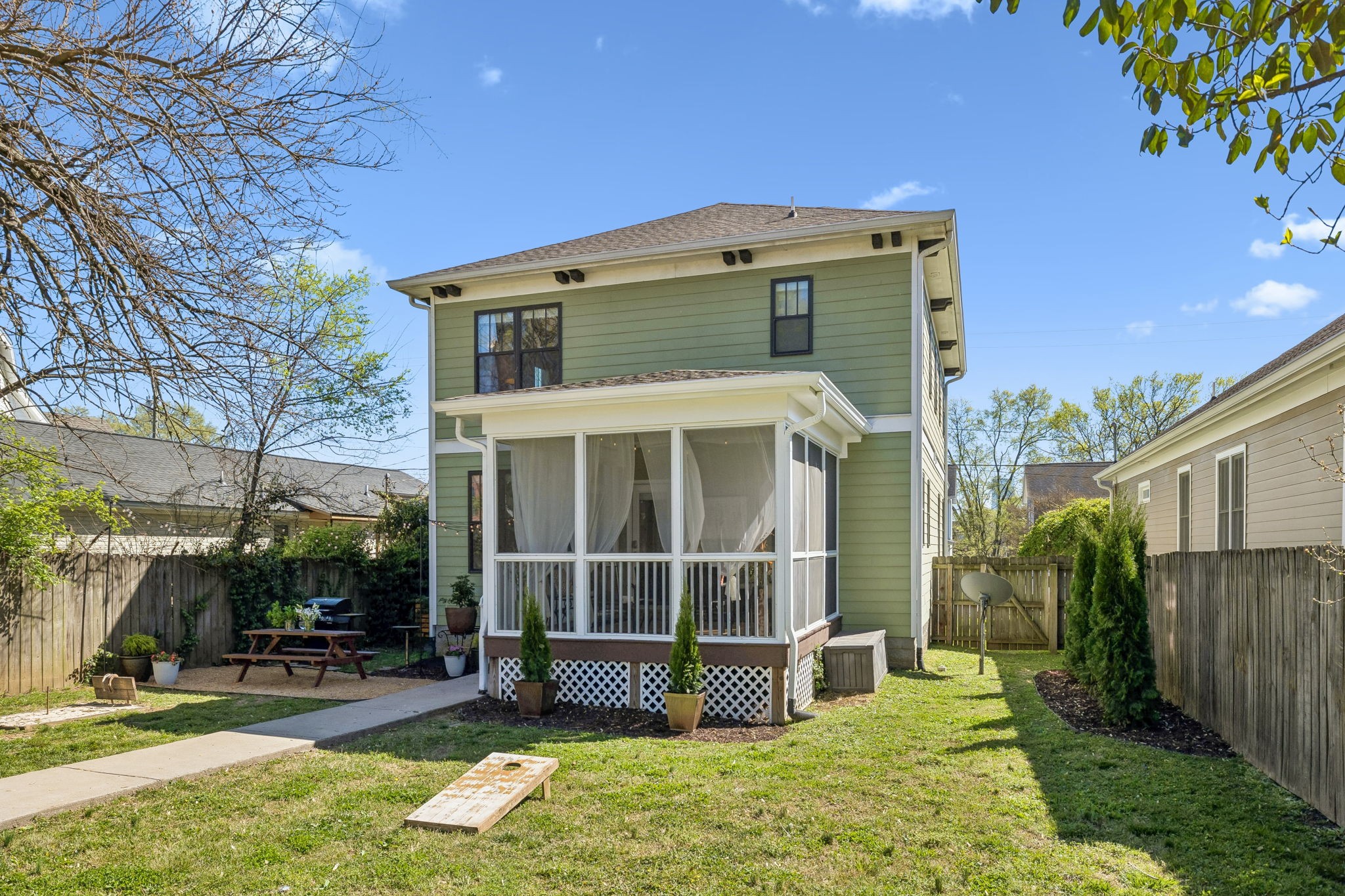 223 Treutland Avenue Nashville TN 37207