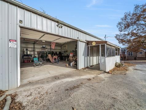 311 Downs Road Cumberland City TN 37050