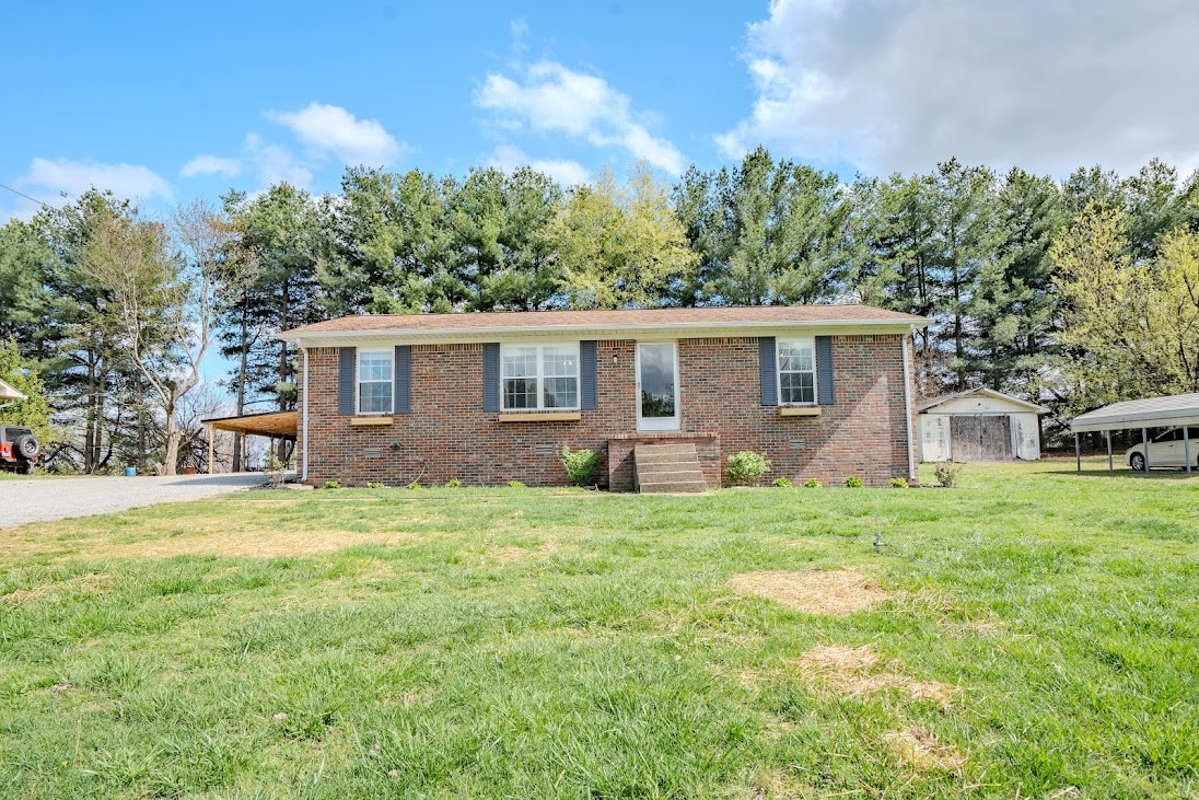 6 White Oak Drive Leoma TN 38468