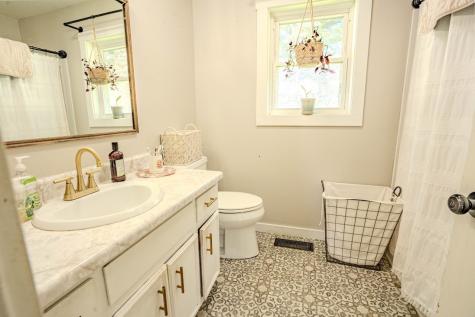 6 White Oak Drive Leoma TN 38468