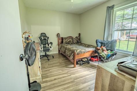 6 White Oak Drive Leoma TN 38468