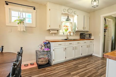 6 White Oak Drive Leoma TN 38468