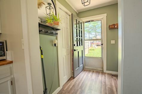 6 White Oak Drive Leoma TN 38468