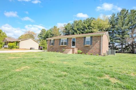6 White Oak Drive Leoma TN 38468
