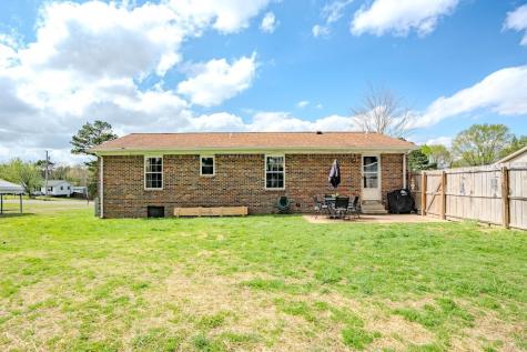 6 White Oak Drive Leoma TN 38468