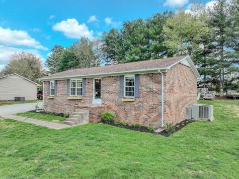 6 White Oak Drive Leoma TN 38468