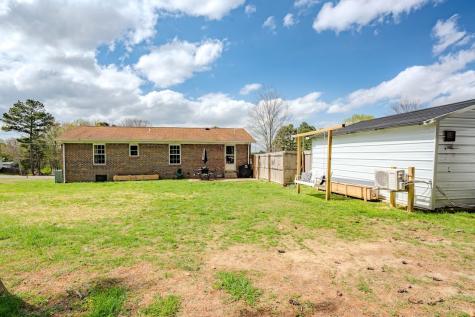 6 White Oak Drive Leoma TN 38468