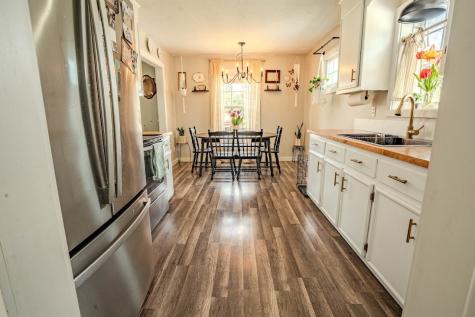 6 White Oak Drive Leoma TN 38468