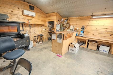 6 White Oak Drive Leoma TN 38468