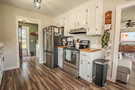 6 White Oak Drive Leoma TN 38468