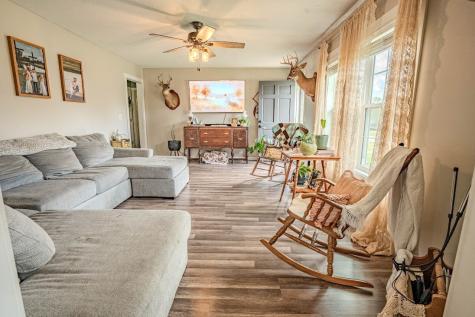 6 White Oak Drive Leoma TN 38468