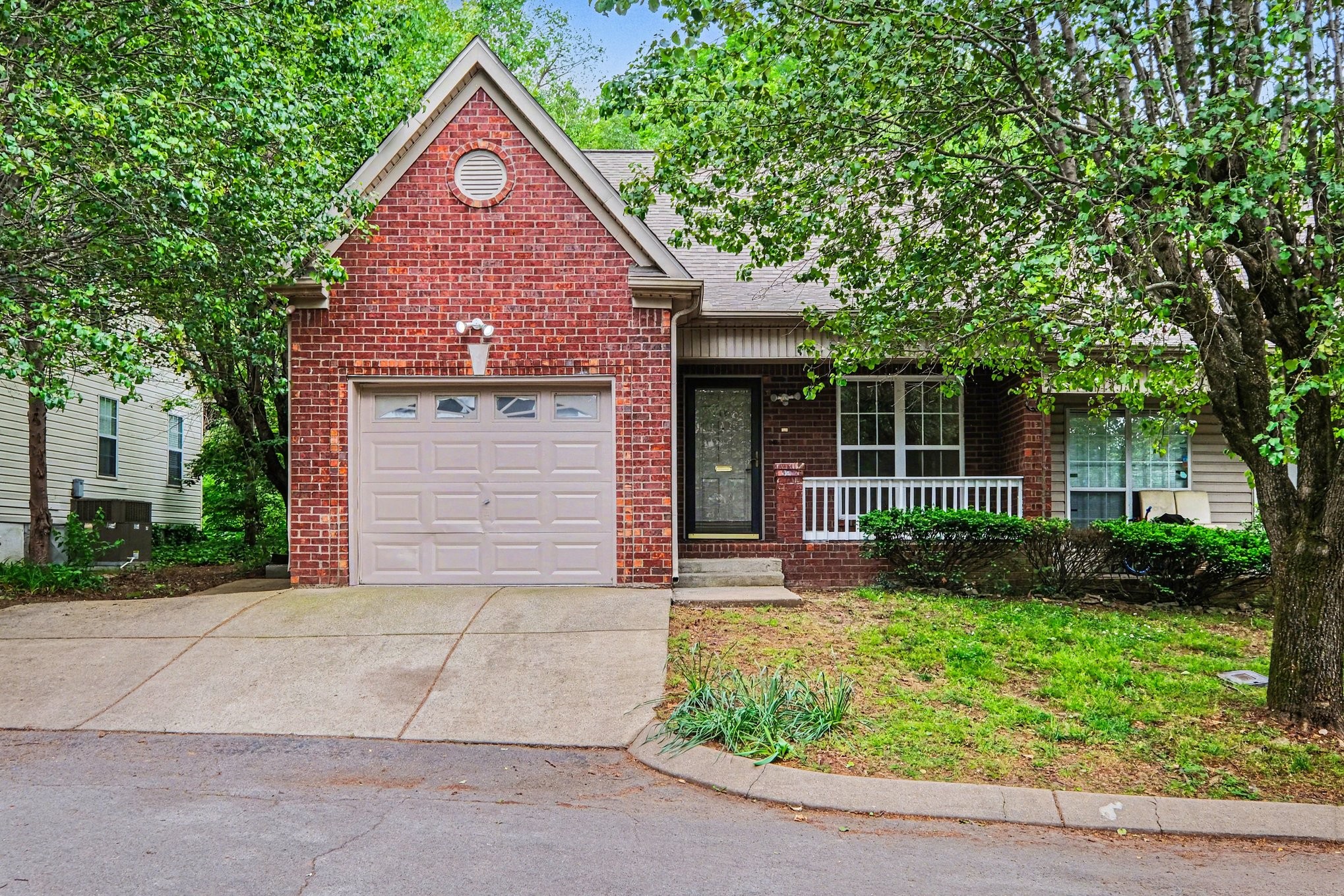 4954 Edmondson Pike Nashville TN 37211