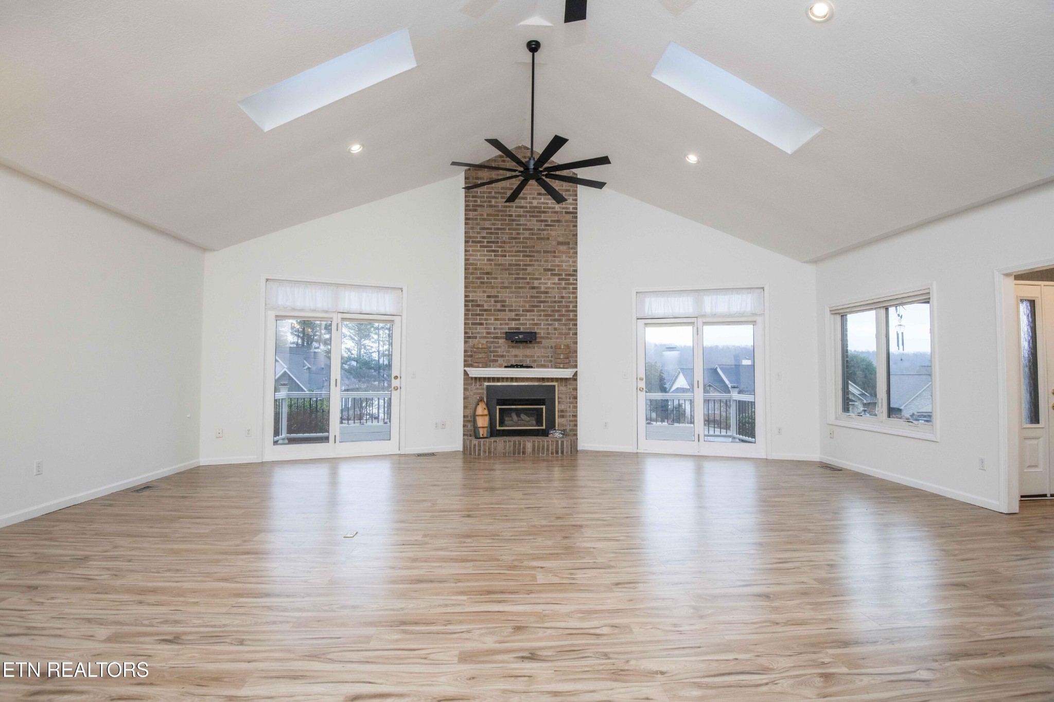 127 Kiowa Way Loudon TN 37774