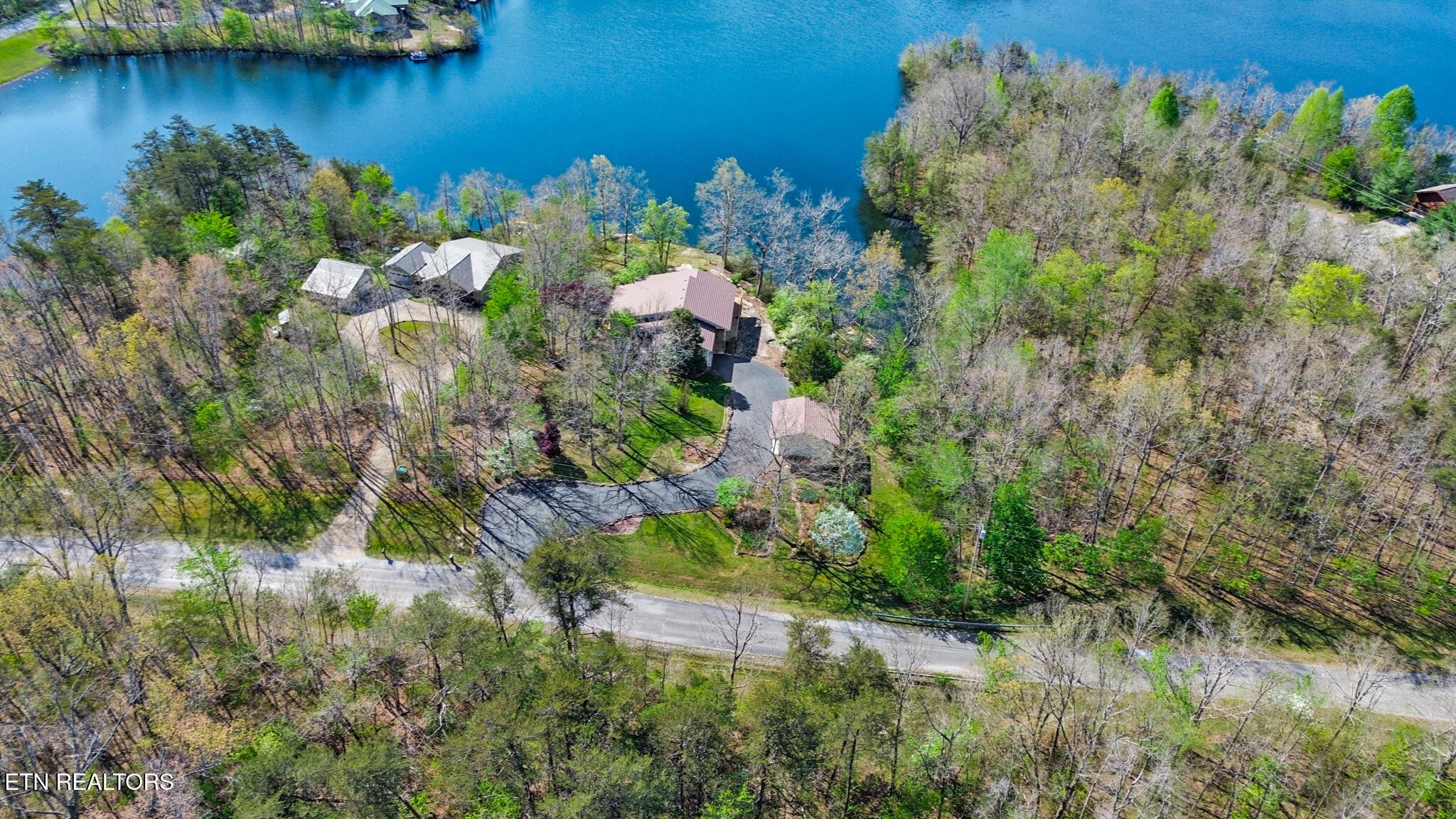 272 N Lake Trail Monterey TN 38574