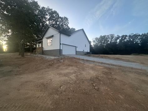 5516 Caledonia Road Cadiz KY 42211