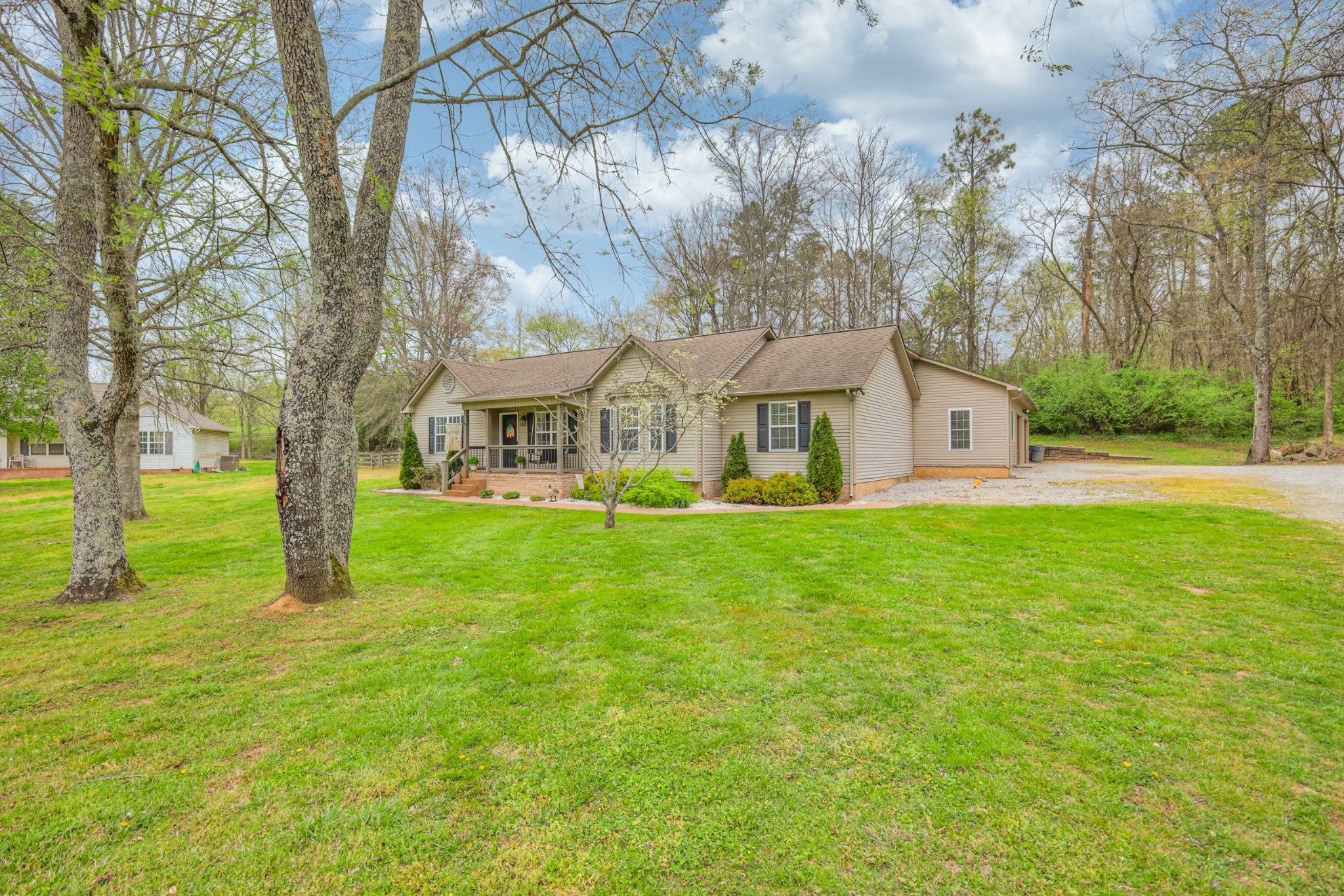 1100 Theta Pike Columbia TN 38401