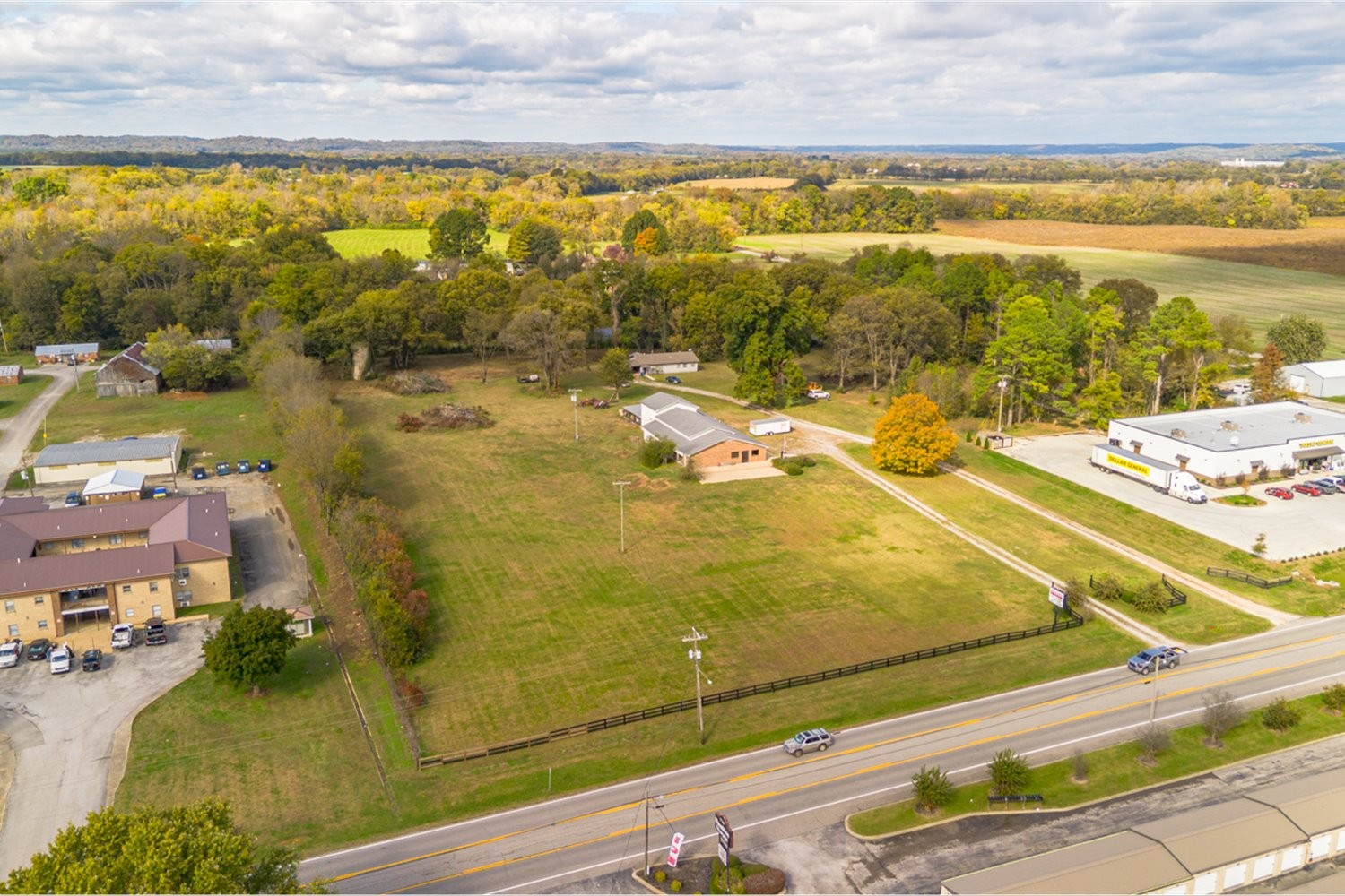 1725 N Main Street Columbia TN 38401