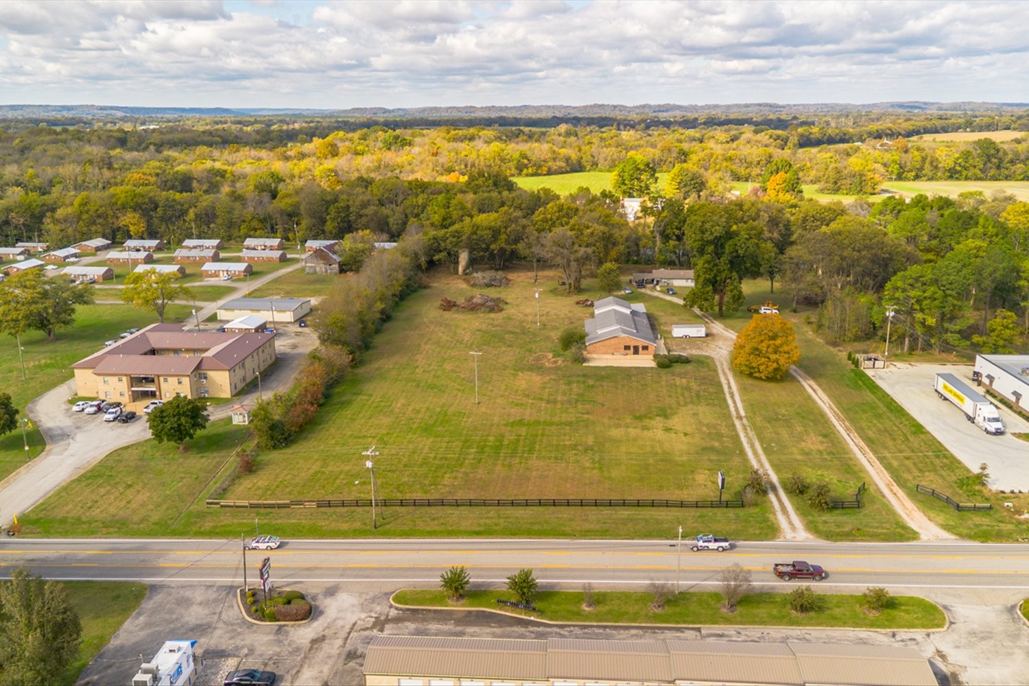 1725 N Main Street Columbia TN 38401