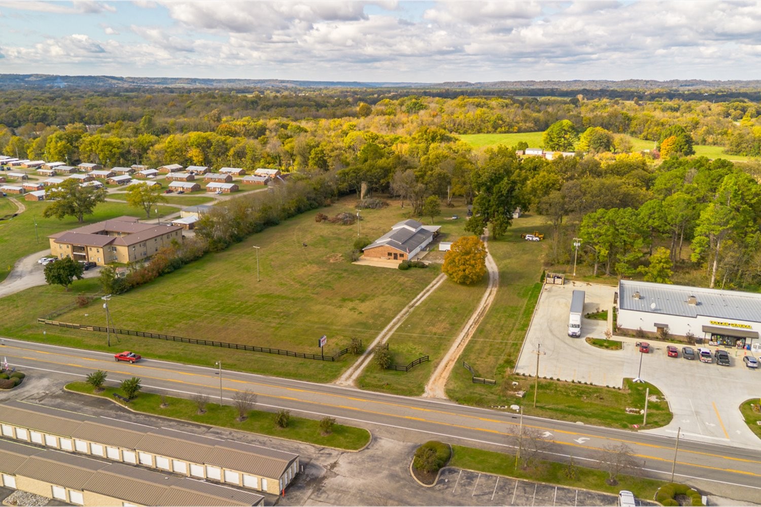 1725 N Main Street Columbia TN 38401