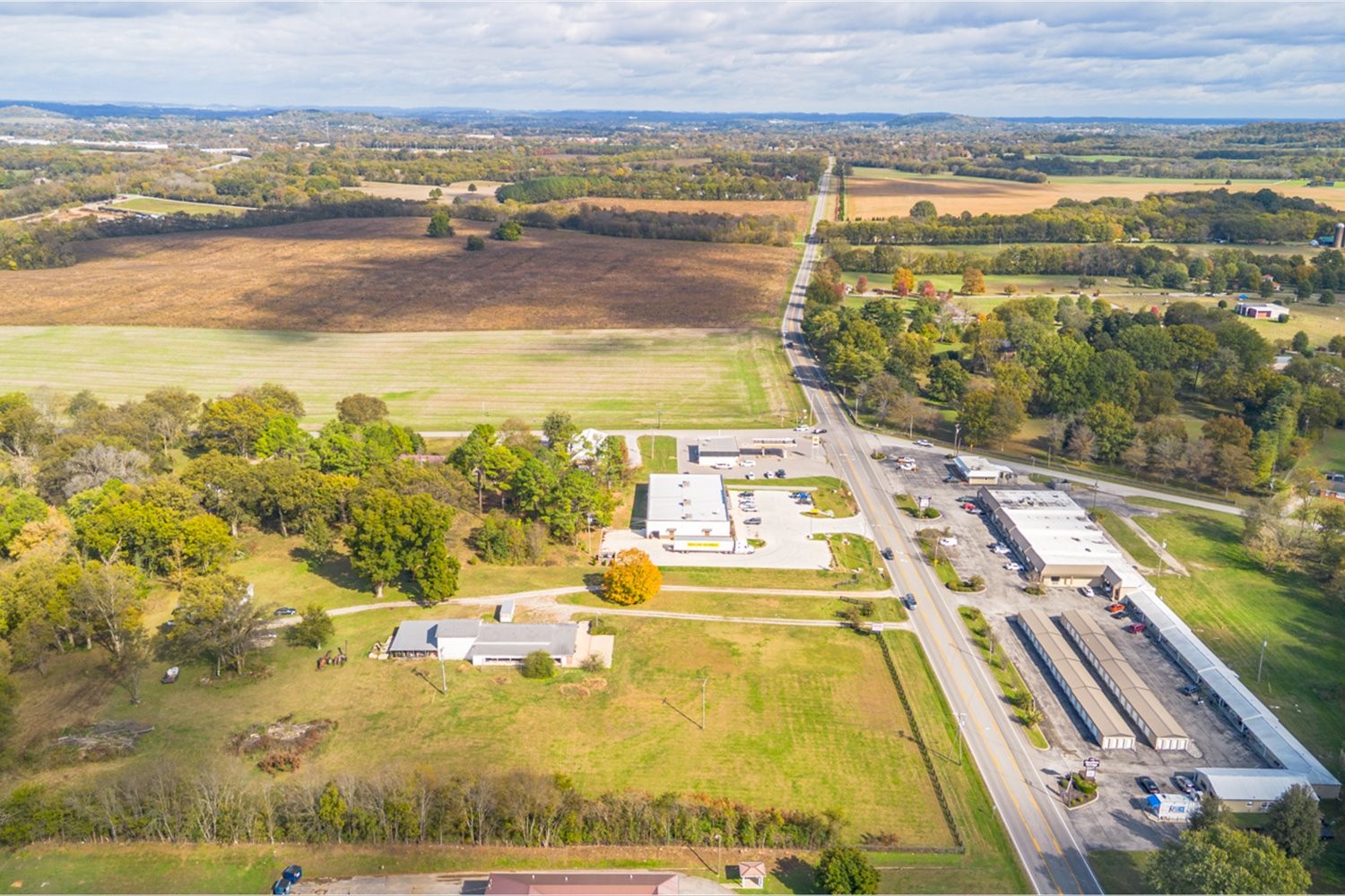 1725 N Main Street Columbia TN 38401