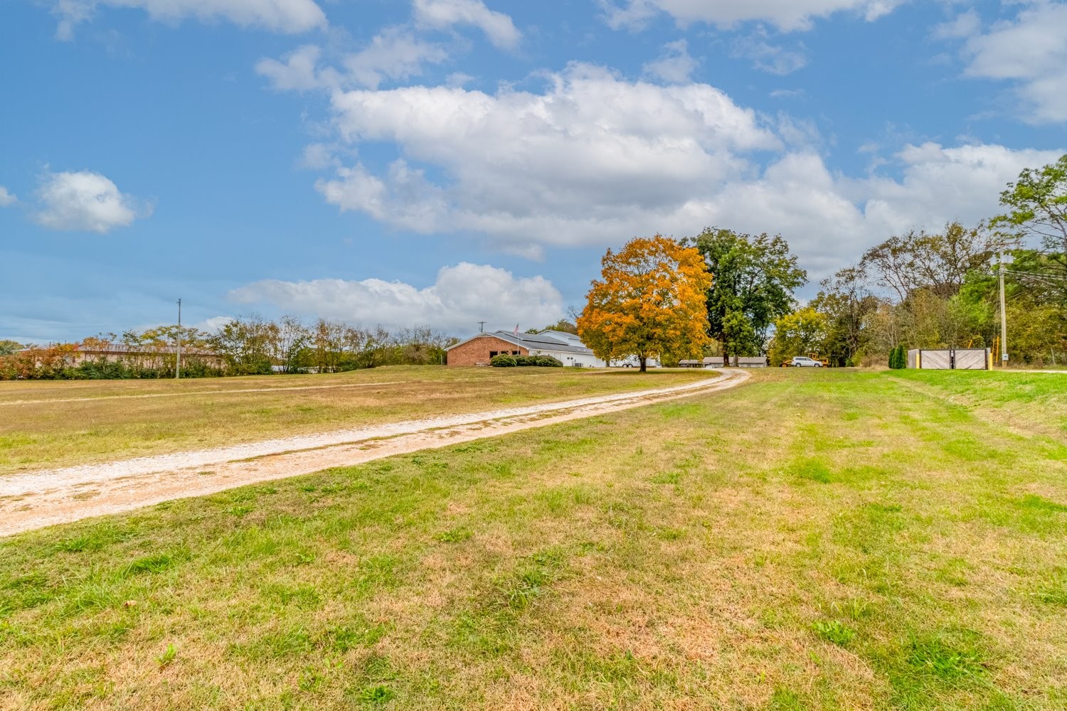 1725 N Main Street Columbia TN 38401