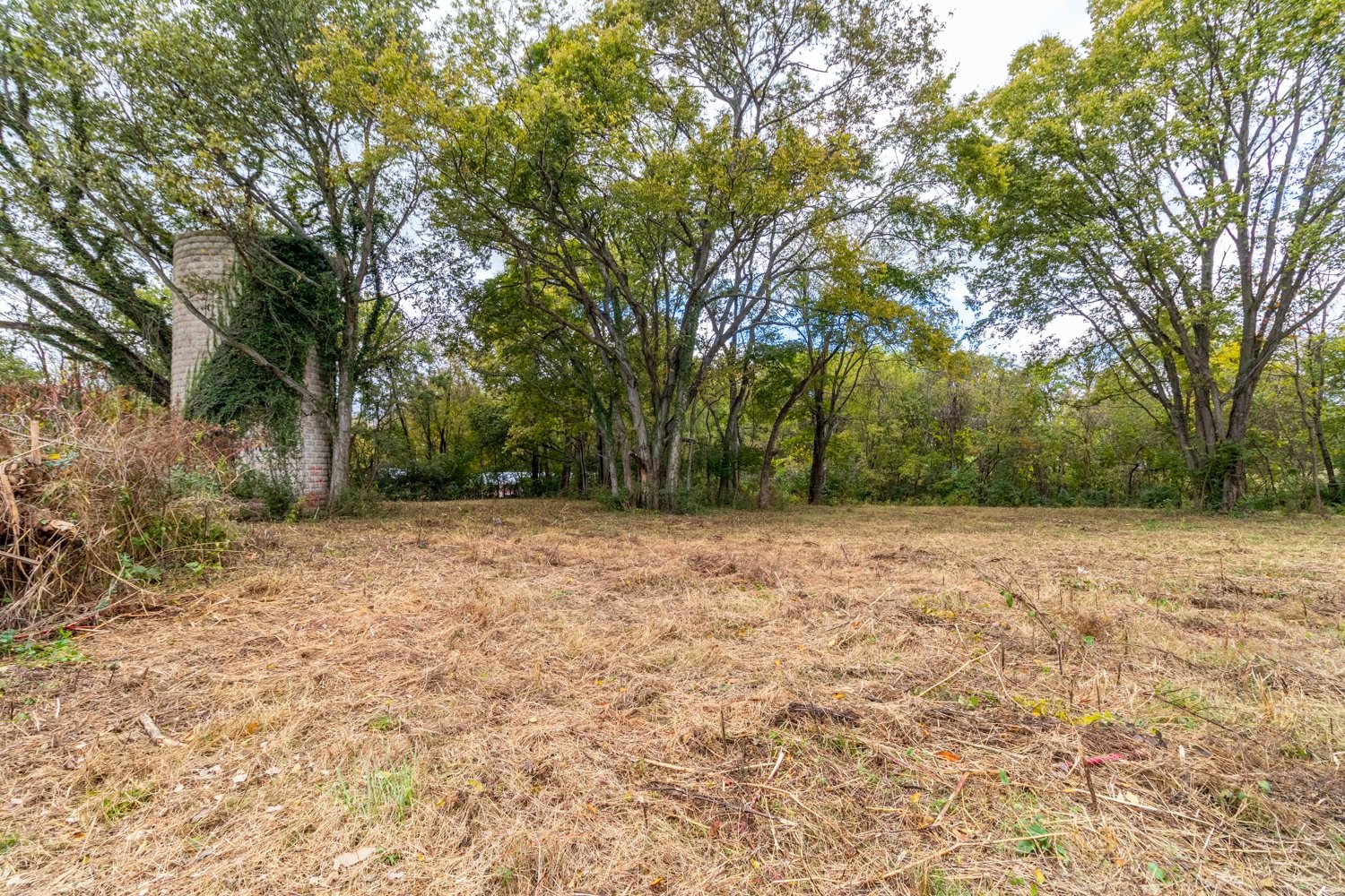 1725 N Main Street Columbia TN 38401