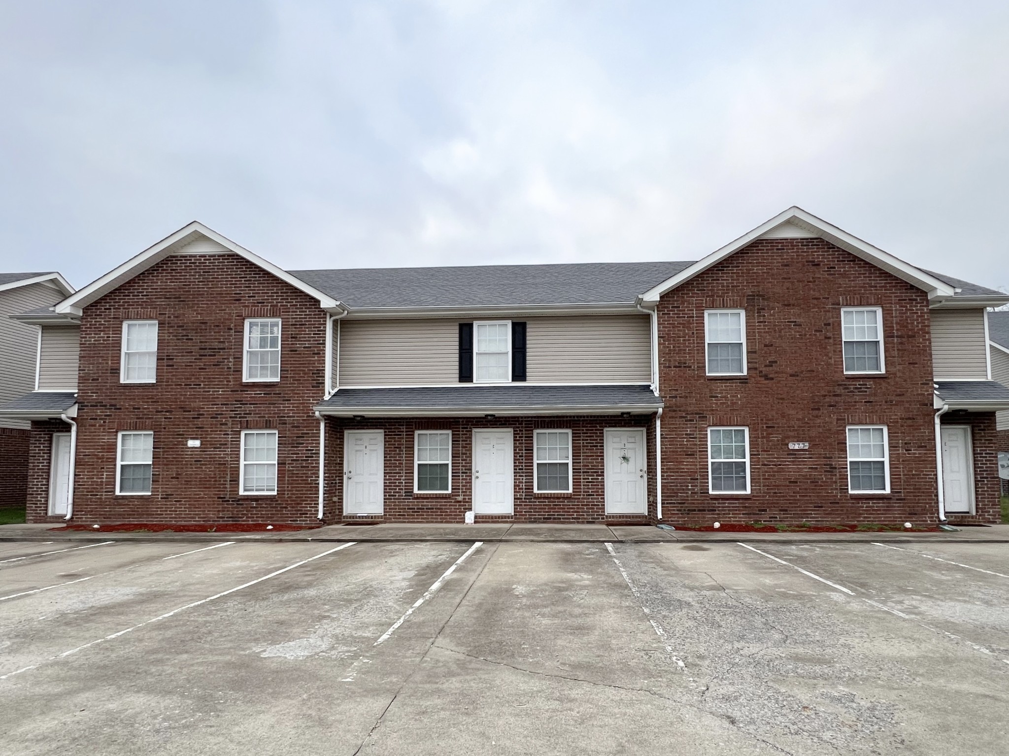 785 Cherrybark Lane Clarksville TN 37040