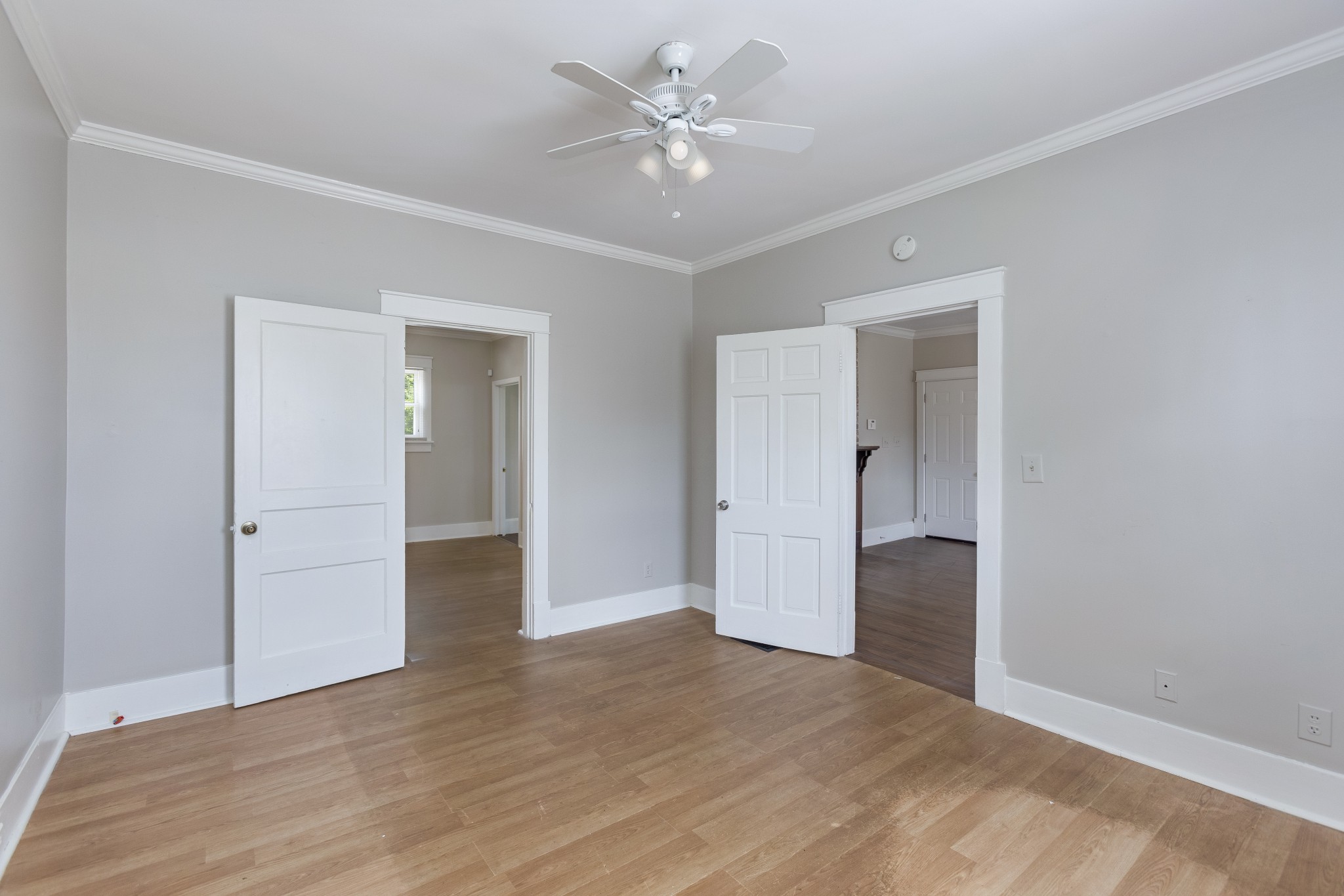 2423 Eugenia Avenue Nashville TN 37211